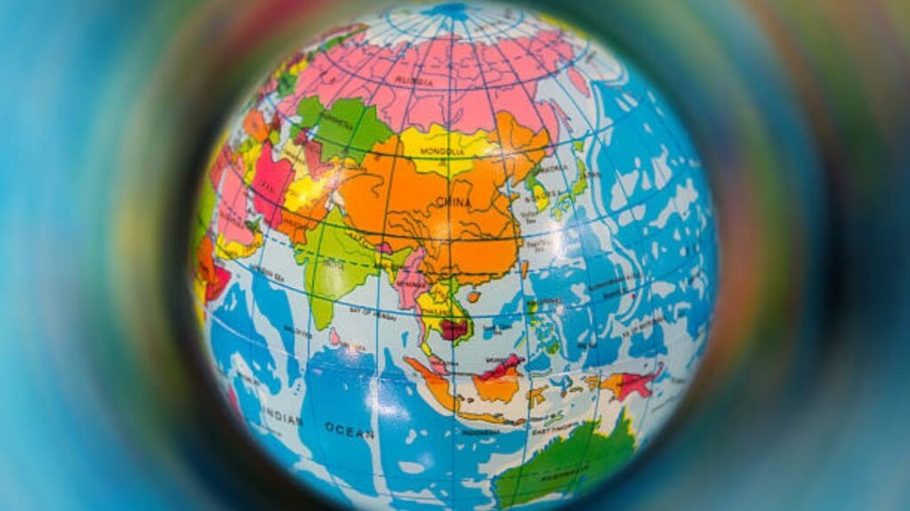  How Many Great Circles Can a Hemisphere Have एक गोलार्ध में कितने बड़े वृत्त हो सकते हैं