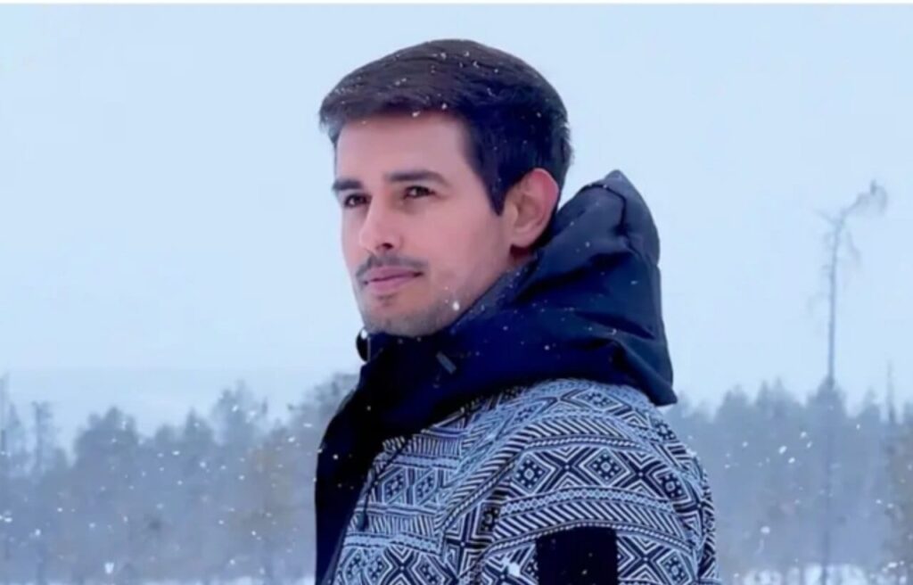 Dhruv Rathee ने ईद के संदर्भ में कोई ट्वीट नहीं किया था; वायरल ट्वीट पैरोडी अकाउंट से आया था।